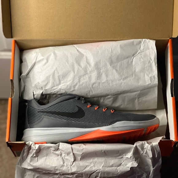 Nike Legend Trainer Size 9.5(Mens) - Picture 17 of 17